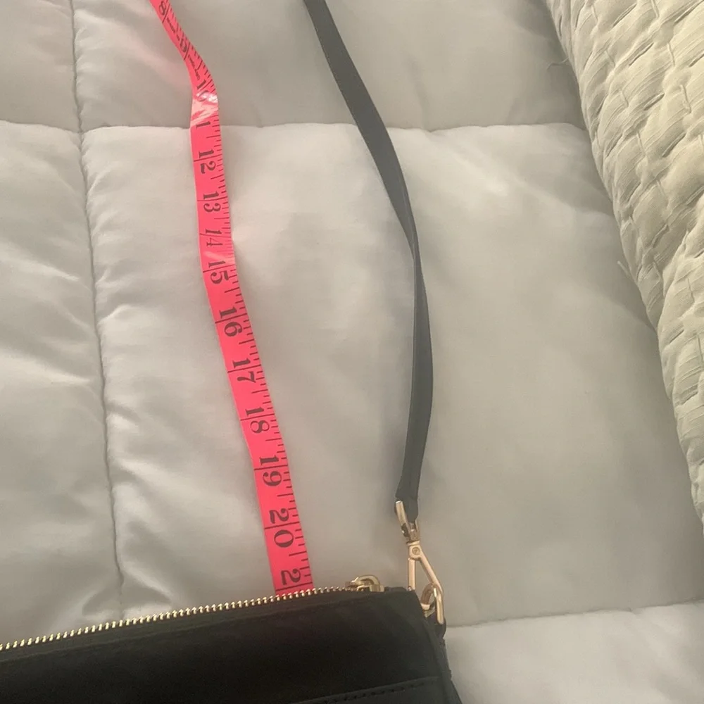 EUC Authentic Michael Kors crossbody purse - Picture 10 of 10